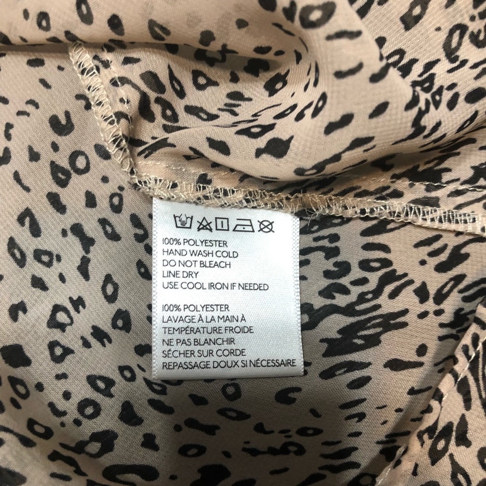 Urban Outfitters brand pins & needles Sheer Trendy Pattern blouse size small - Picture 11 of 11